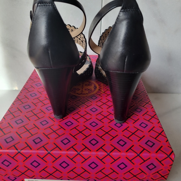 Tory Burch Perf Gladiator Wedge Sandle - Picture 6 of 7